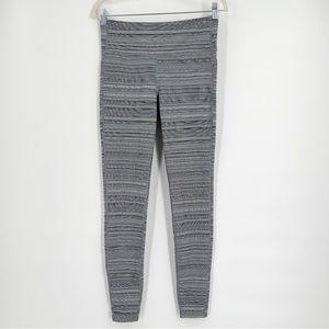 Athleta Jacquard Chaturanga Black White Textured Legging Gray Seam Womens Medium